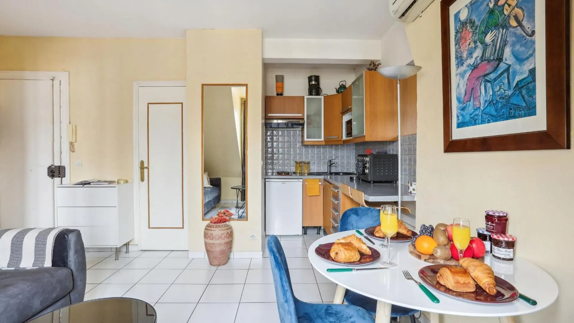 Eiffel Tower & Faubourg - 1br - Cityapartmentstay * Paris