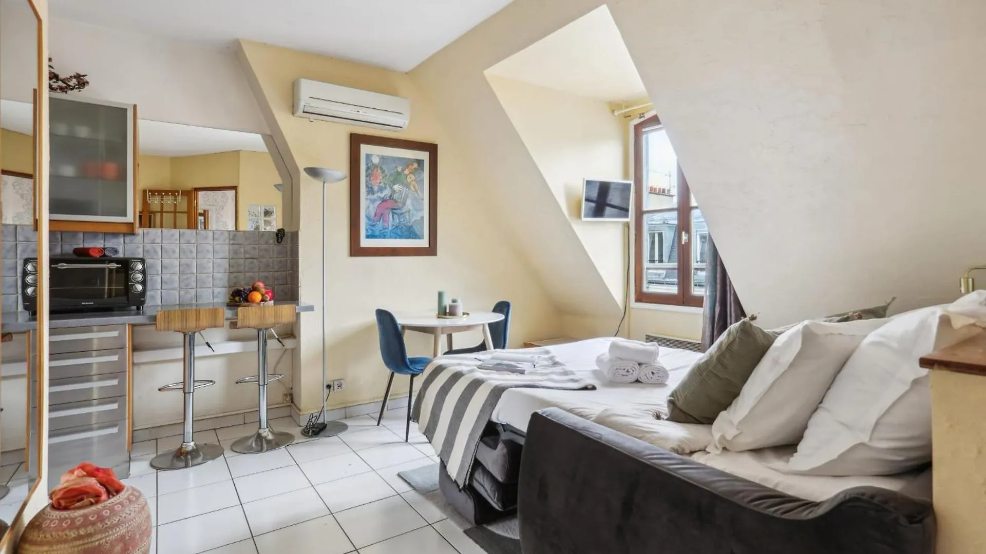 Eiffel Tower & Faubourg - 1br - Cityapartmentstay *