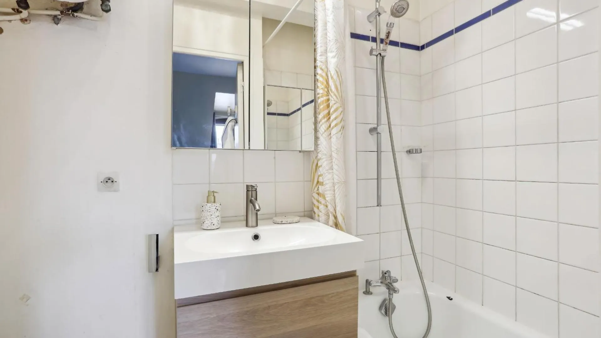 Apartment Eiffel Tower & Faubourg - 1br - Cityapartmentstay Paris